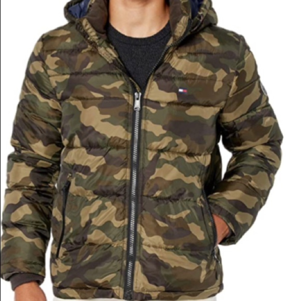 Tommy Hilfiger Men’s Classic Hooded Puffer Jacket